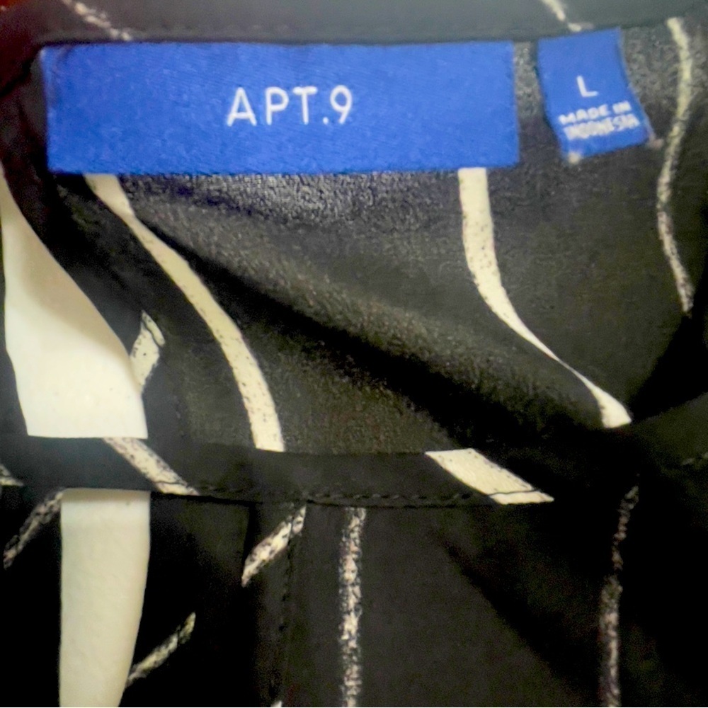 Apt. 9 Black and White Keyhole Tie Front 3/4 Sleeve Blouse Pinstripe size L - Picture 13 of 16